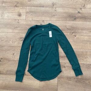 NWT Women’s Gap Thermal Forest Green Size XSPetite